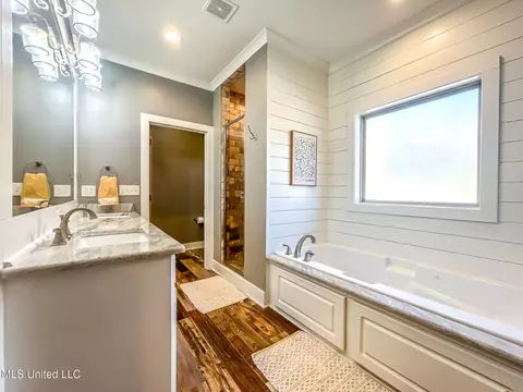 Bath - 154 Saddle Ridge Dr, Florence, MS 39073 photo 2 of 5