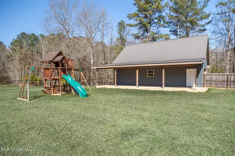 Exterior - 154 Saddle Ridge Dr, Florence, MS 39073 photo 4 of 6