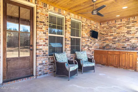 Exterior - 154 Saddle Ridge Dr, Florence, MS 39073 photo 5 of 6