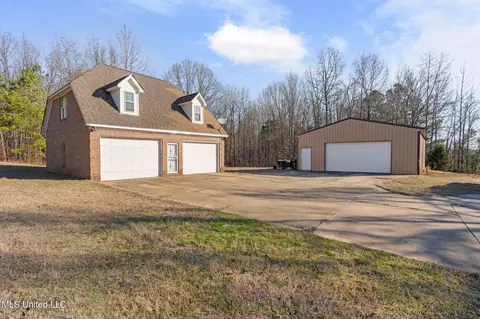 5866 Marianna Rd, Holly Springs, MS 38635