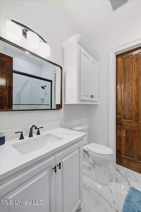 Bath - 111 Pecan Rdg, Brandon, MS 39047 photo 7 of 12