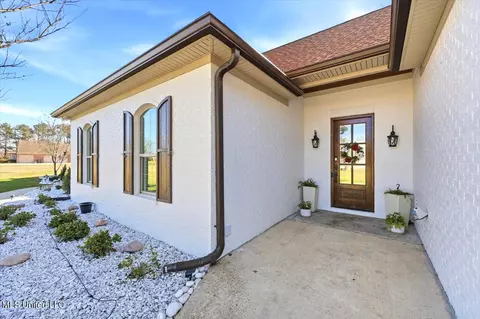 Exterior - 111 Pecan Rdg, Brandon, MS 39047 photo 4 of 26