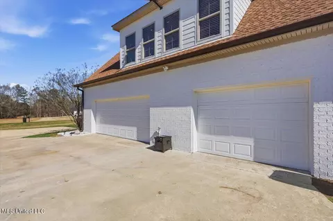 Exterior - 111 Pecan Rdg, Brandon, MS 39047 photo 6 of 26