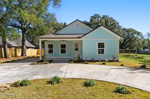 632 Oakleigh Ave, Gulfport, MS 39507