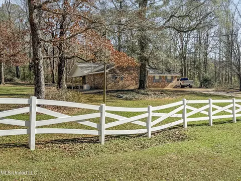 1019 Busy Ln, Summit, MS 39666 photo 4