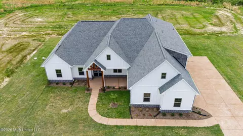 Exterior - 2195 Breanna Ln, Hernando, MS 38632 photo 6 of 7