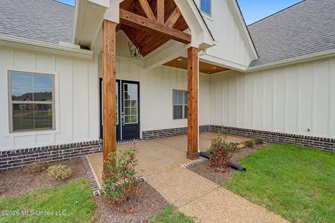 Exterior - 2195 Breanna Ln, Hernando, MS 38632 photo 5 of 7