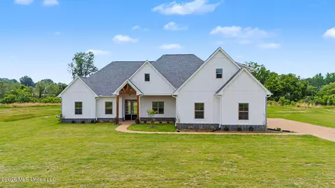 2195 Breanna Ln, Hernando, MS 38632
