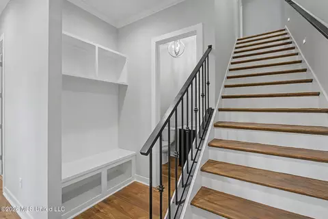 Entry Way - 2195 Breanna Ln, Hernando, MS 38632 photo 2 of 2