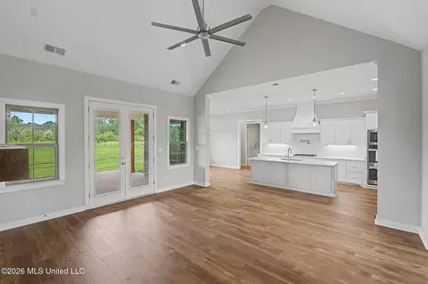 Living - 2195 Breanna Ln, Hernando, MS 38632 photo 1 of 2