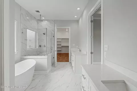 Bath - 2195 Breanna Ln, Hernando, MS 38632 photo 1 of 5