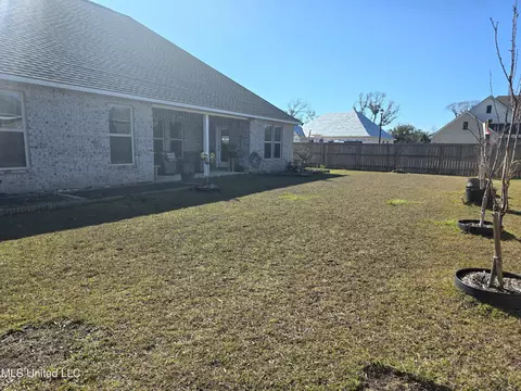 Exterior - 9 Red Oak Dr, Long Beach, MS 39560 photo 6 of 7