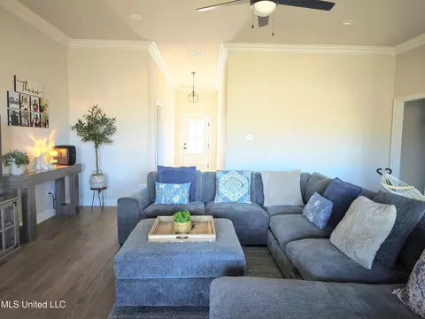 Living - 9 Red Oak Dr, Long Beach, MS 39560 photo 1 of 2