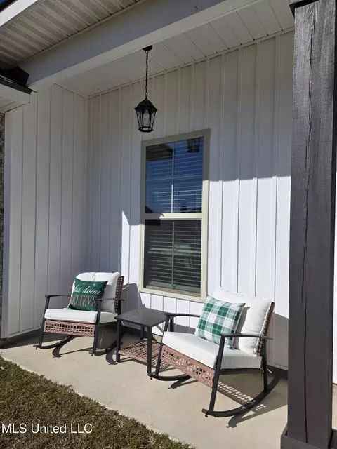 Exterior - 9 Red Oak Dr, Long Beach, MS 39560 photo 2 of 7