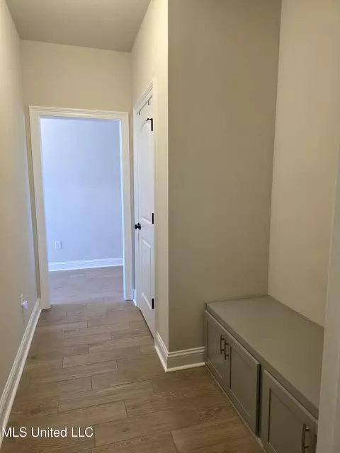 Entry Way - 9 Red Oak Dr, Long Beach, MS 39560 photo 3 of 3