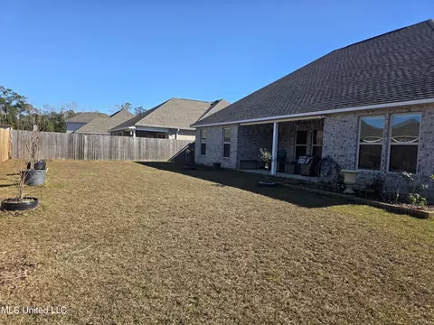 Exterior - 9 Red Oak Dr, Long Beach, MS 39560 photo 5 of 7