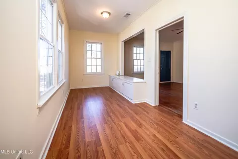 Living - 535 Hartfield St, Jackson, MS 39216 photo 3 of 4