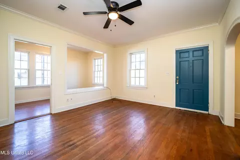 Living - 535 Hartfield St, Jackson, MS 39216 photo 4 of 4