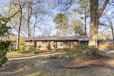 1816 Douglass Dr, Jackson, MS 39211