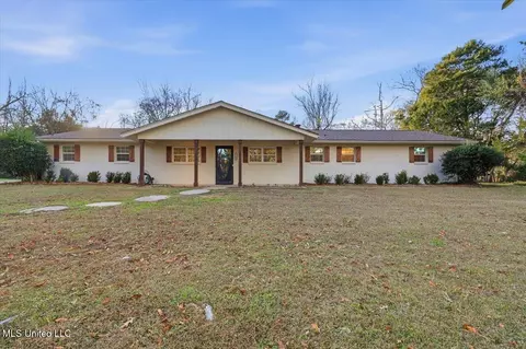 1700 Linda Dr, Clinton, MS 39056