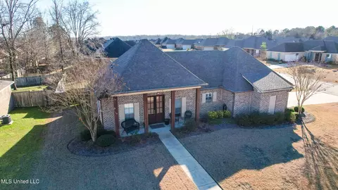 Exterior - 313 N Falls Xing, Madison, MS 39110 photo 2 of 3