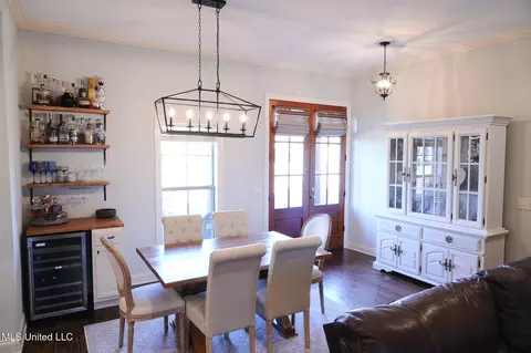 Dining - 313 N Falls Xing, Madison, MS 39110 photo 1 of 2