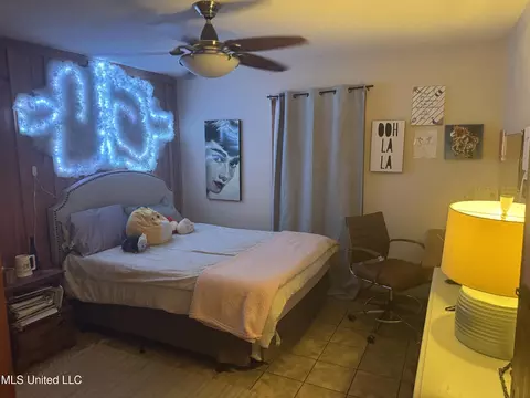 Bedroom - 2067 Mccomb Hville Rd, Mccomb, MS 39648 photo 1 of 3