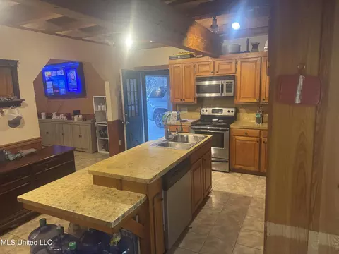 Kitchen - 2067 Mccomb Hville Rd, Mccomb, MS 39648 photo 1 of 2