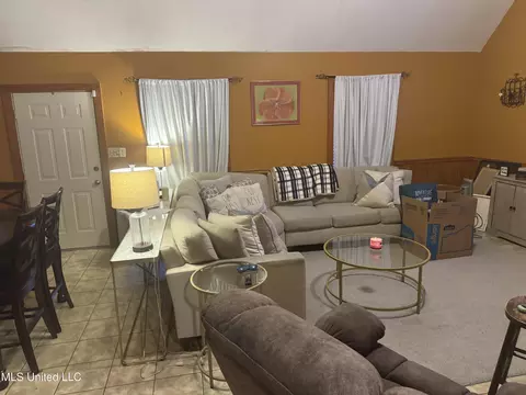 Living - 2067 Mccomb Hville Rd, Mccomb, MS 39648 photo 1 of 1