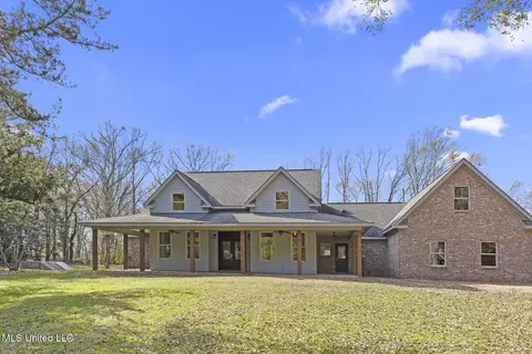 236 Childress Ln, Flora, MS 39071
