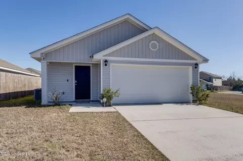 2200 Magazine St, Ocean Springs, MS 39564