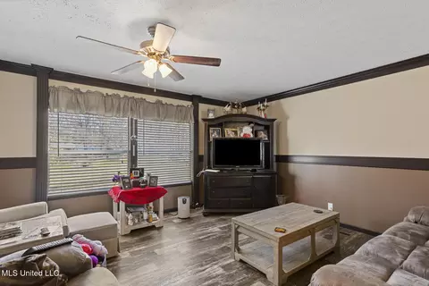 121 Fox Run Dr, Raymond, MS 39154 photo 3