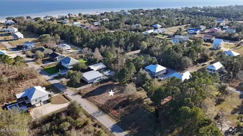 165 Vacation Ln, Waveland, MS 39576