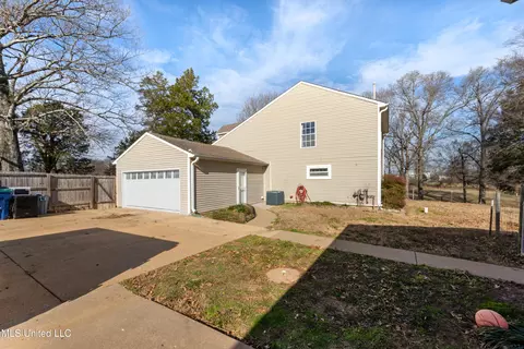 Exterior - 190 S Getwell Rd, Hernando, MS 38632 photo 6 of 10