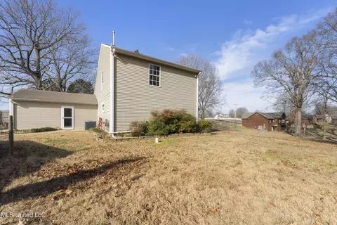 Exterior - 190 S Getwell Rd, Hernando, MS 38632 photo 5 of 10