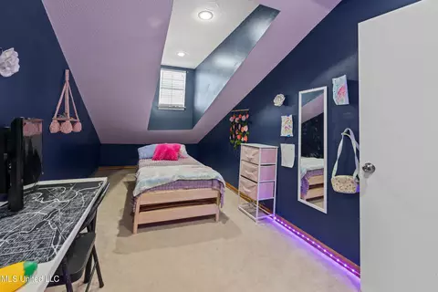 Bedroom - 190 S Getwell Rd, Hernando, MS 38632 photo 3 of 3
