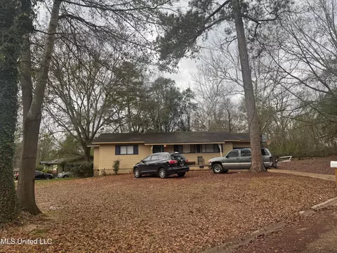2905 Lakewood Dr, Jackson, MS 39212