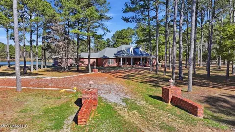 123 Lakeshire Cv, Canton, MS 39046