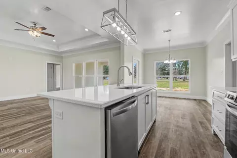 Entry Way - 337 V E Howell Rd, Lucedale, MS 39452 photo 3 of 3
