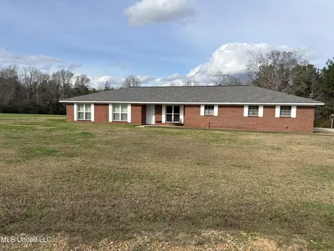 299 SE Bismark Rd, Jayess, MS 39641