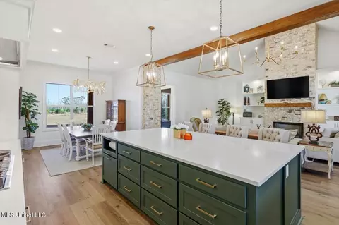 Kitchen - 175 Woods Rd, Madison, MS 39110 photo 4 of 5
