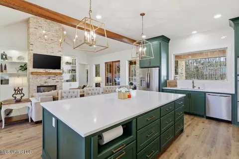 Kitchen - 175 Woods Rd, Madison, MS 39110 photo 2 of 5