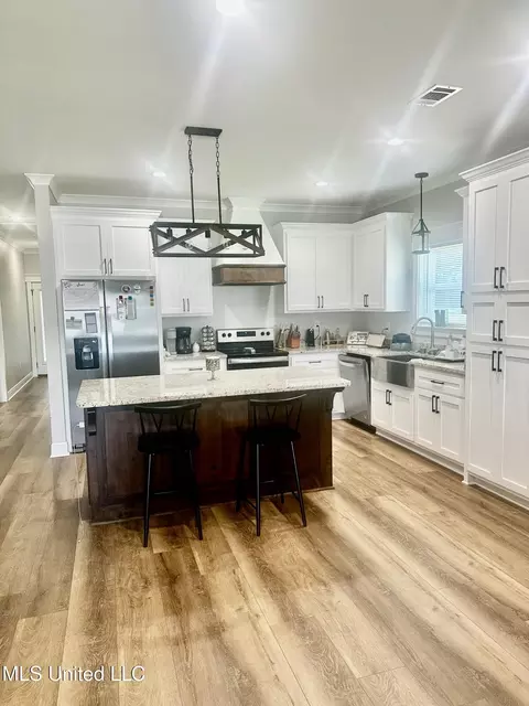 Kitchen - 118 Trevor Ln, Lucedale, MS 39452 photo 2 of 6