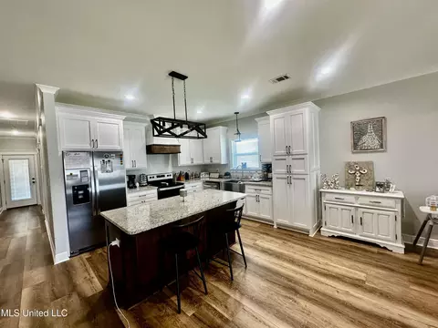 Kitchen - 118 Trevor Ln, Lucedale, MS 39452 photo 3 of 6
