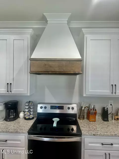 Kitchen - 118 Trevor Ln, Lucedale, MS 39452 photo 6 of 6