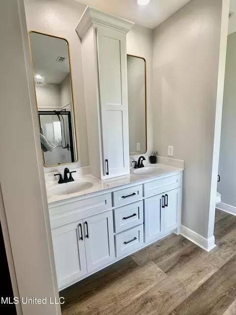 Bath - 118 Trevor Ln, Lucedale, MS 39452 photo 2 of 4