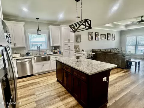 Kitchen - 118 Trevor Ln, Lucedale, MS 39452 photo 5 of 6