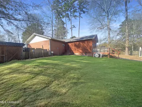 Exterior - 104 City Limits Rd, Brandon, MS 39042 photo 4 of 4