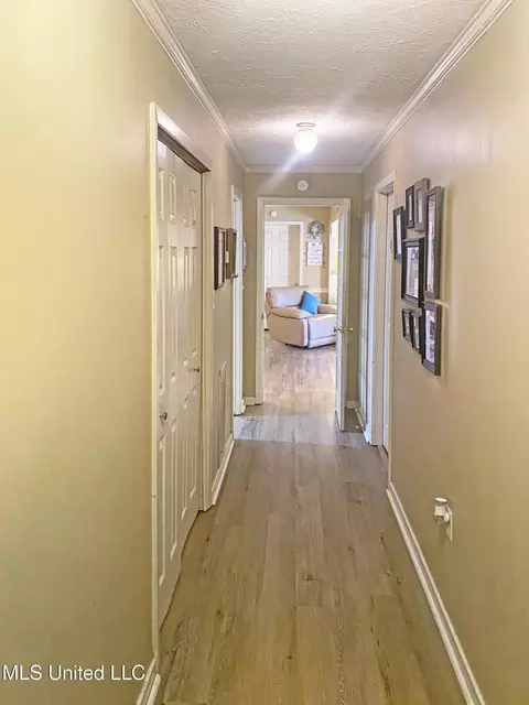 Entry Way - 104 City Limits Rd, Brandon, MS 39042 photo 1 of 1