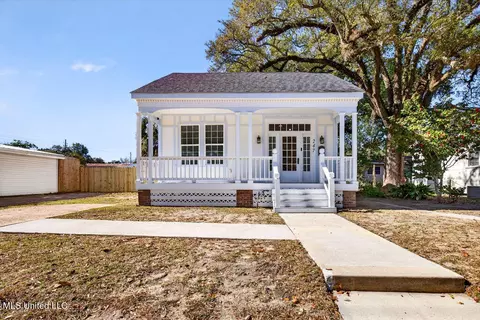 247 Forrest Ave, Biloxi, MS 39530